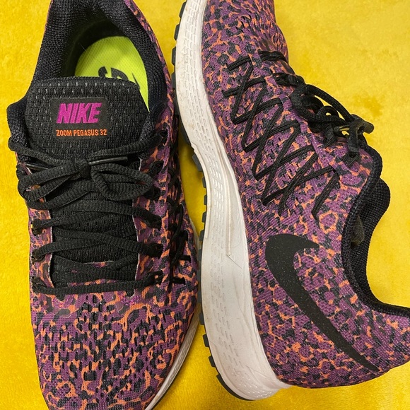 Nike women’s running shoes - Picture 3 of 7